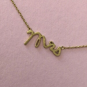 Harper & Jewels Dainty Mrs Necklace 17”